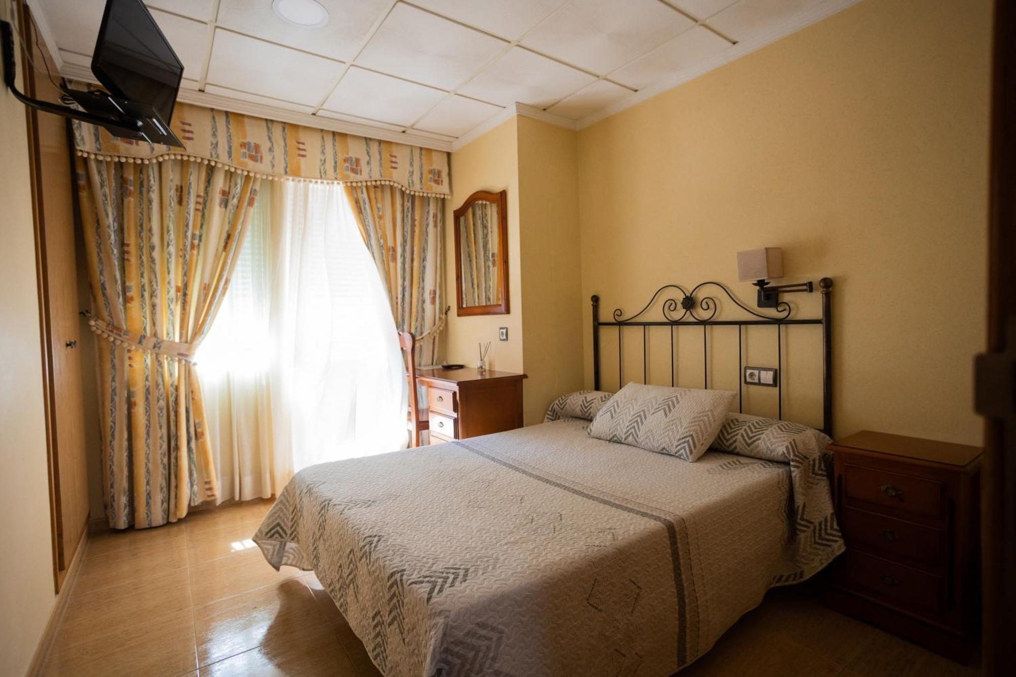 Hotel Beatriz บูร์เรียนา ภายนอก รูปภาพ