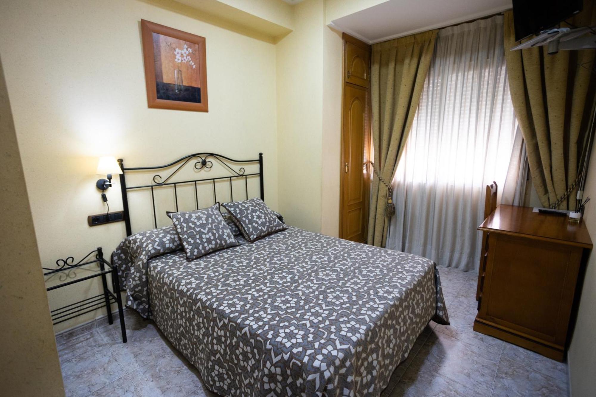 Hotel Beatriz บูร์เรียนา ภายนอก รูปภาพ