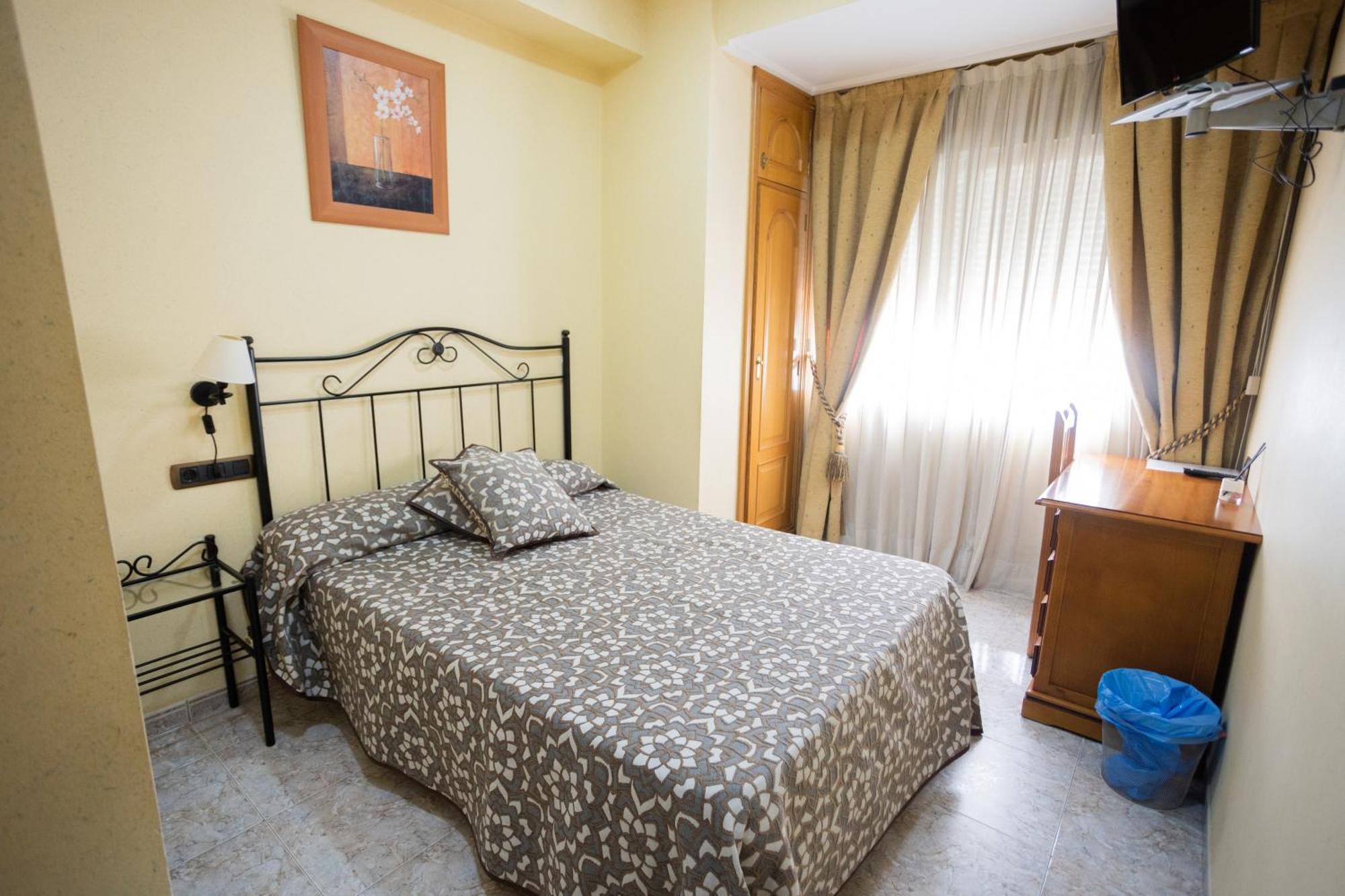 Hotel Beatriz บูร์เรียนา ภายนอก รูปภาพ