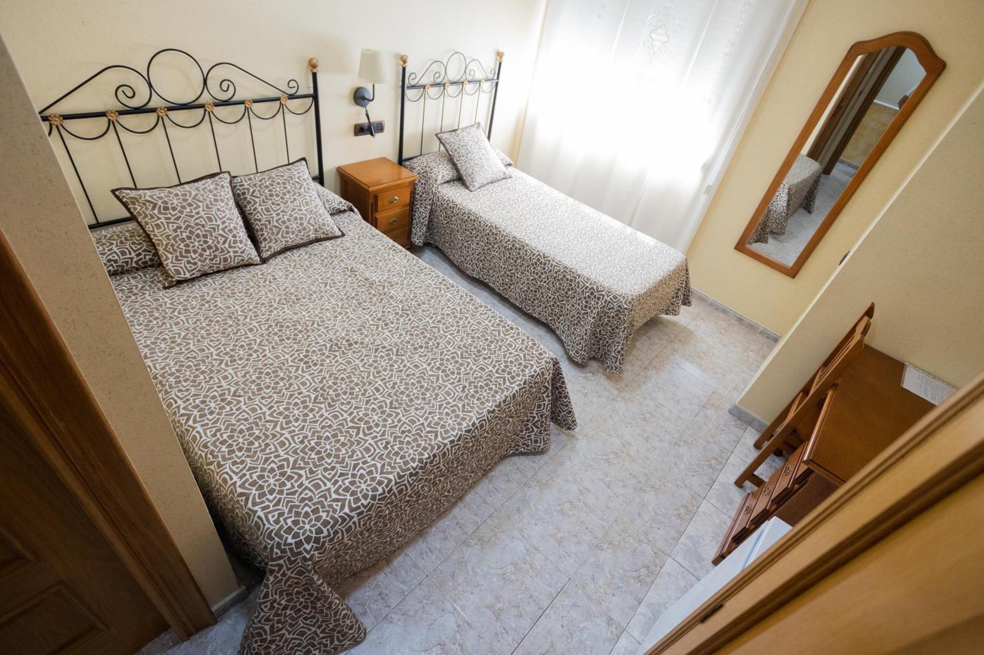 Hotel Beatriz บูร์เรียนา ภายนอก รูปภาพ