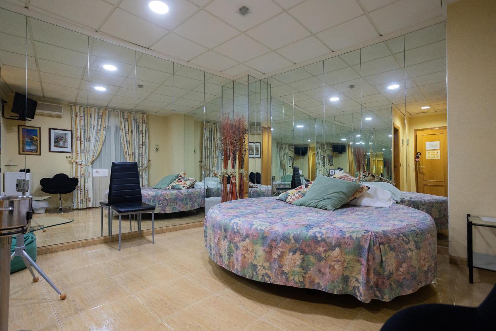 Hotel Beatriz บูร์เรียนา ภายนอก รูปภาพ