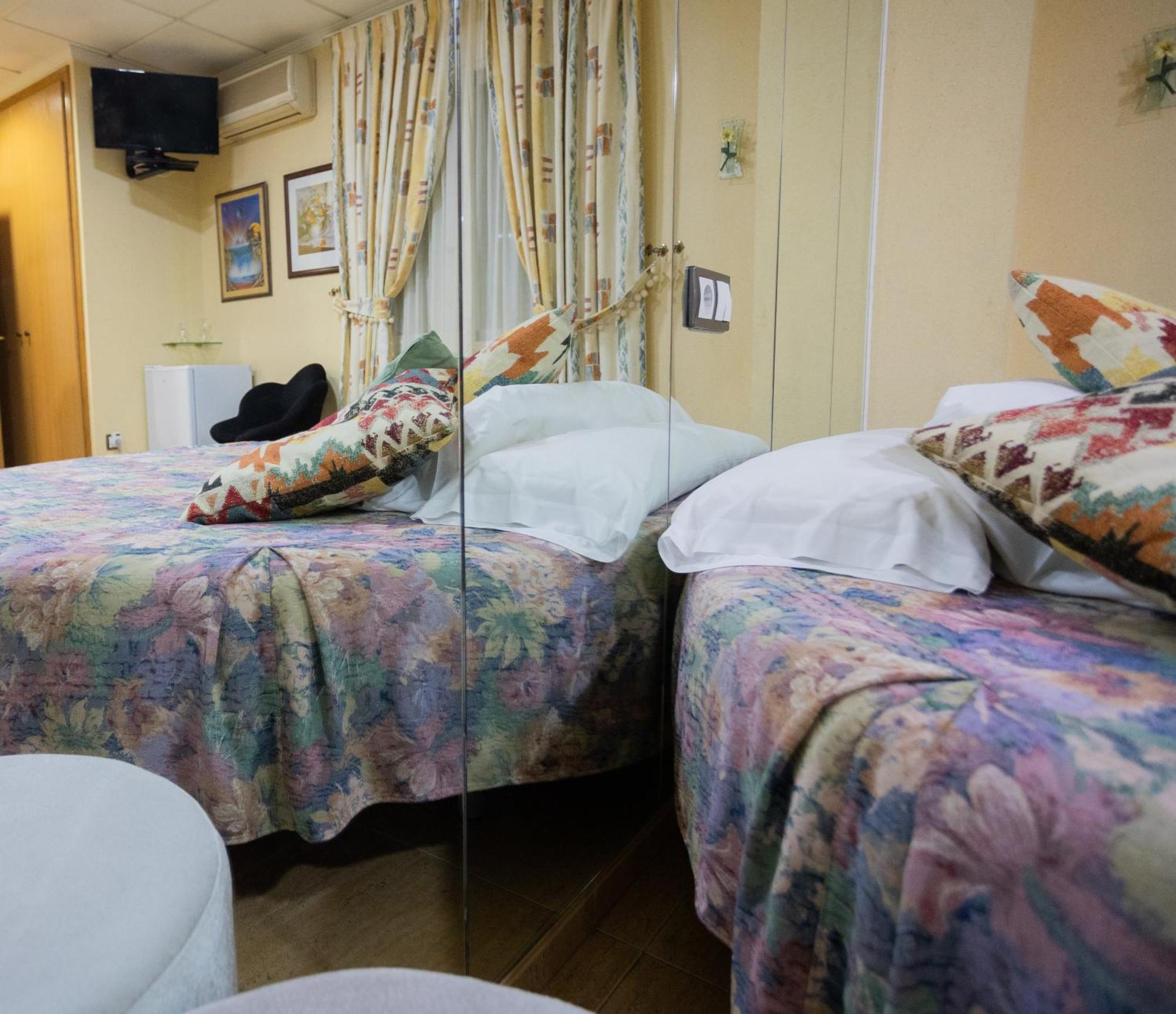Hotel Beatriz บูร์เรียนา ภายนอก รูปภาพ