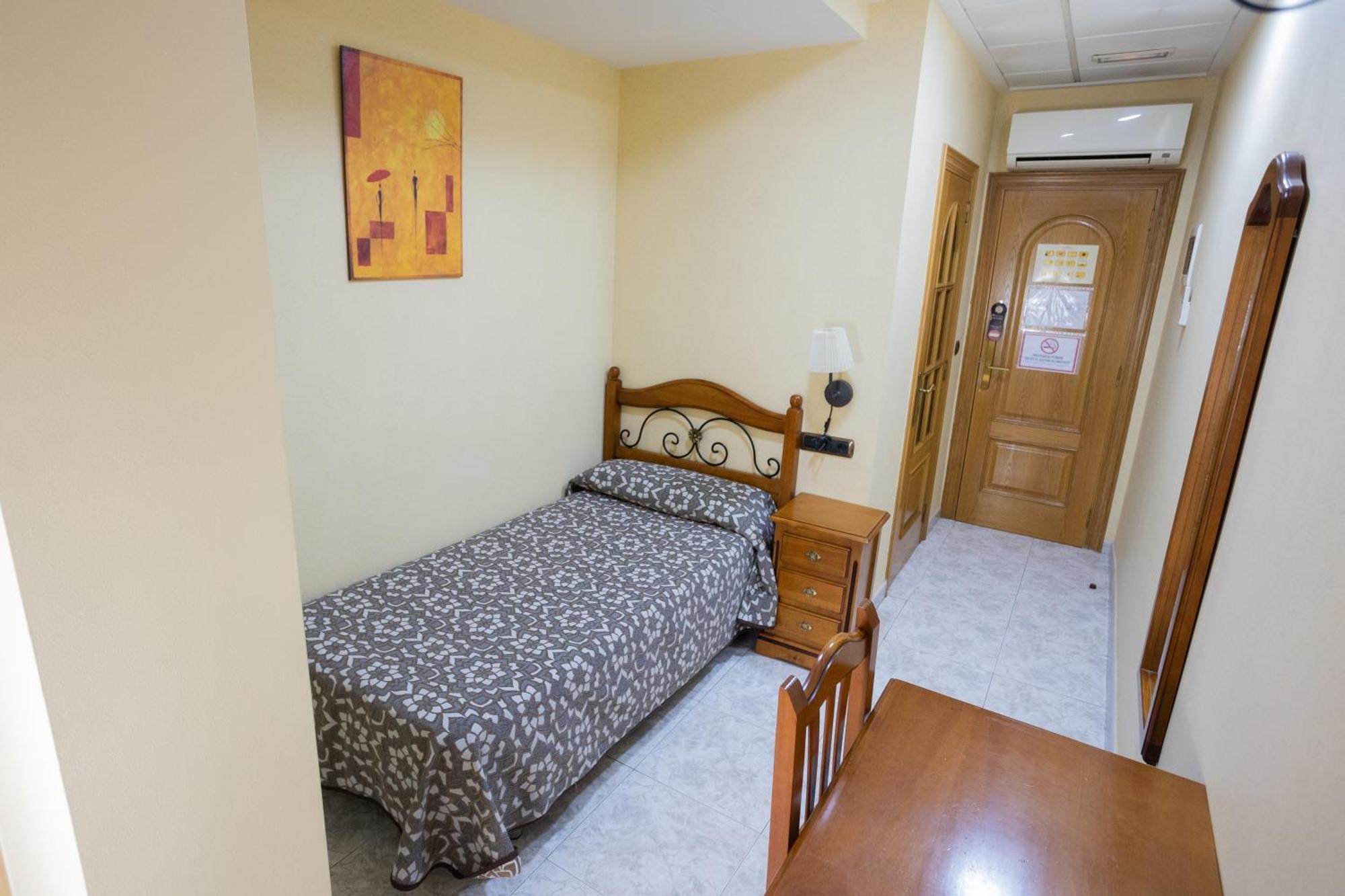 Hotel Beatriz บูร์เรียนา ภายนอก รูปภาพ