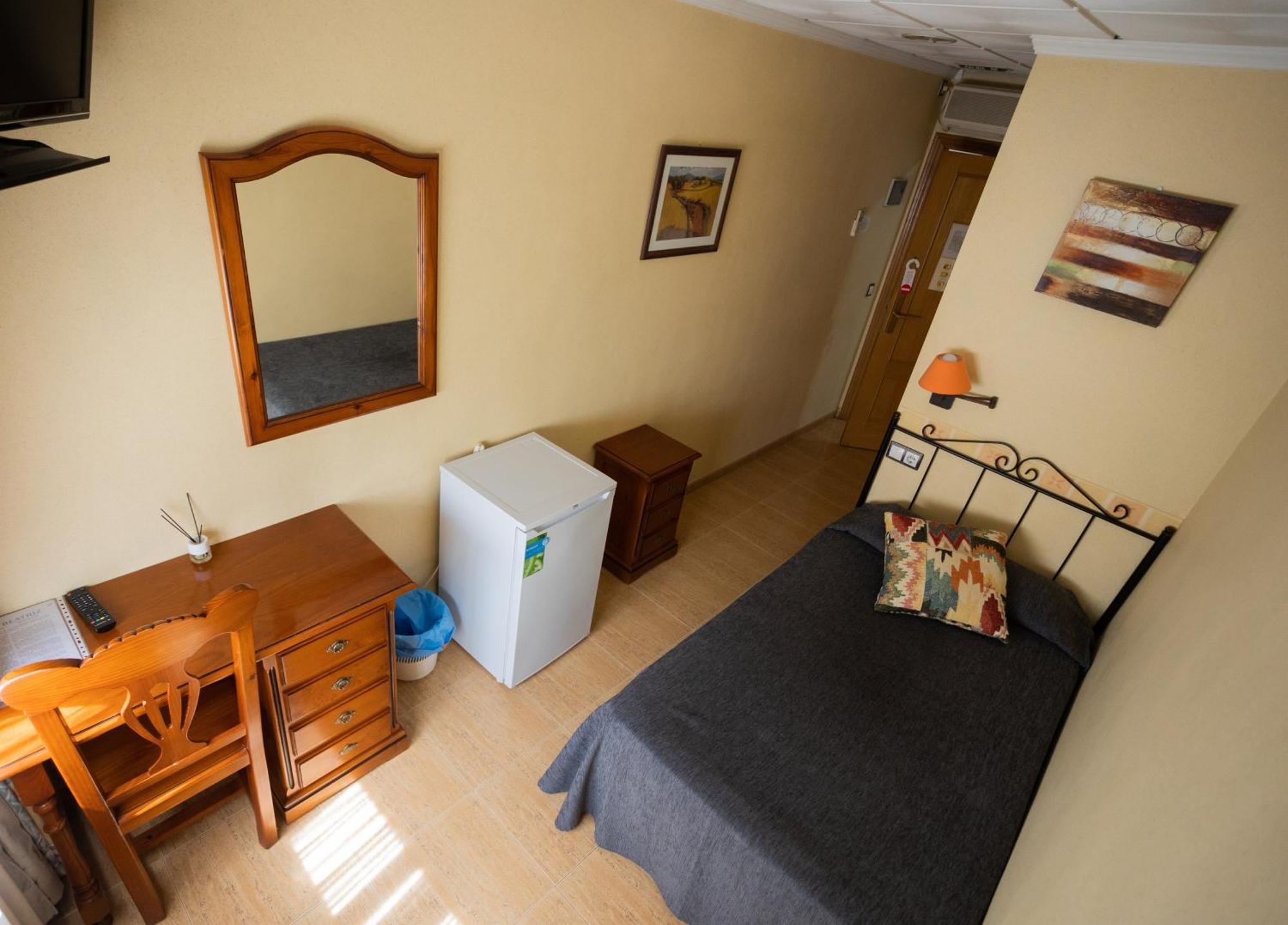 Hotel Beatriz บูร์เรียนา ภายนอก รูปภาพ