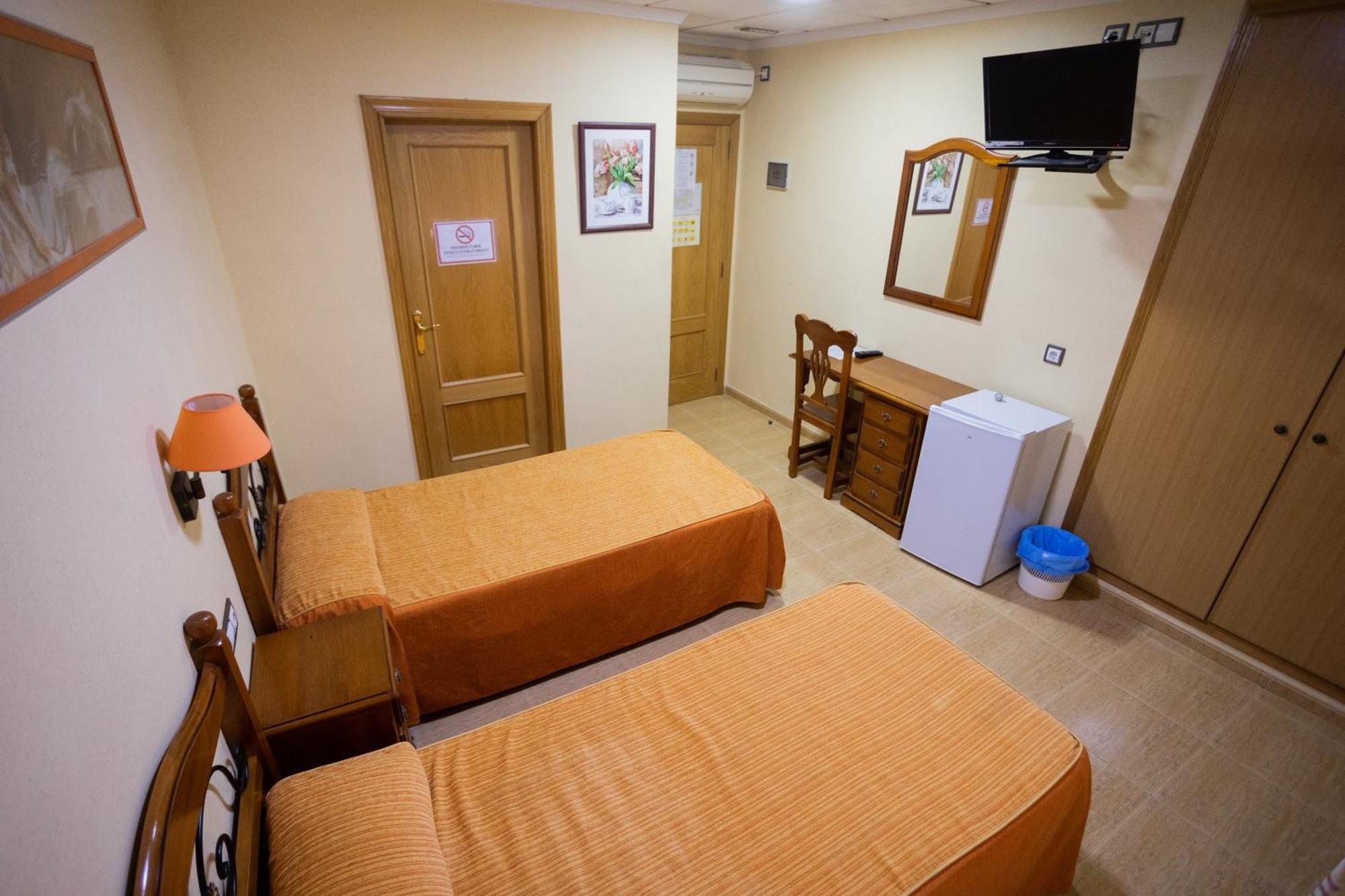 Hotel Beatriz บูร์เรียนา ภายนอก รูปภาพ